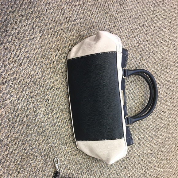 Tignanello bag 💼 - Picture 3 of 4